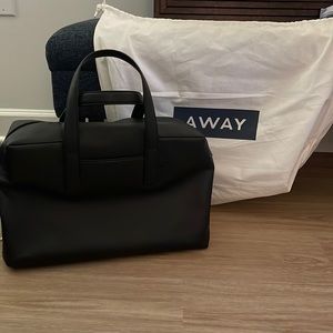 New AWAY Original Everywhere Bag Black Leather